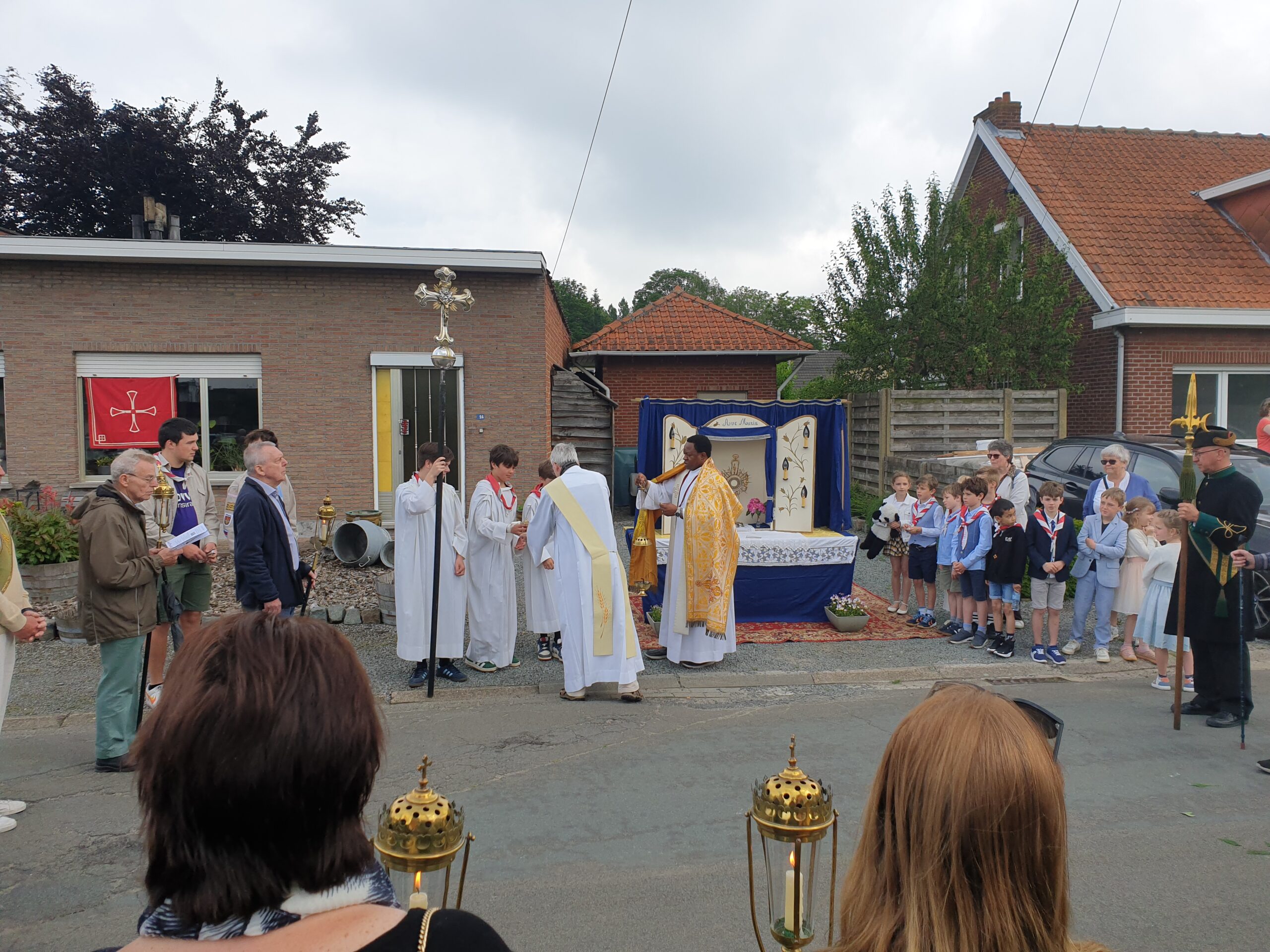 Ceremonie aan rustaltaar